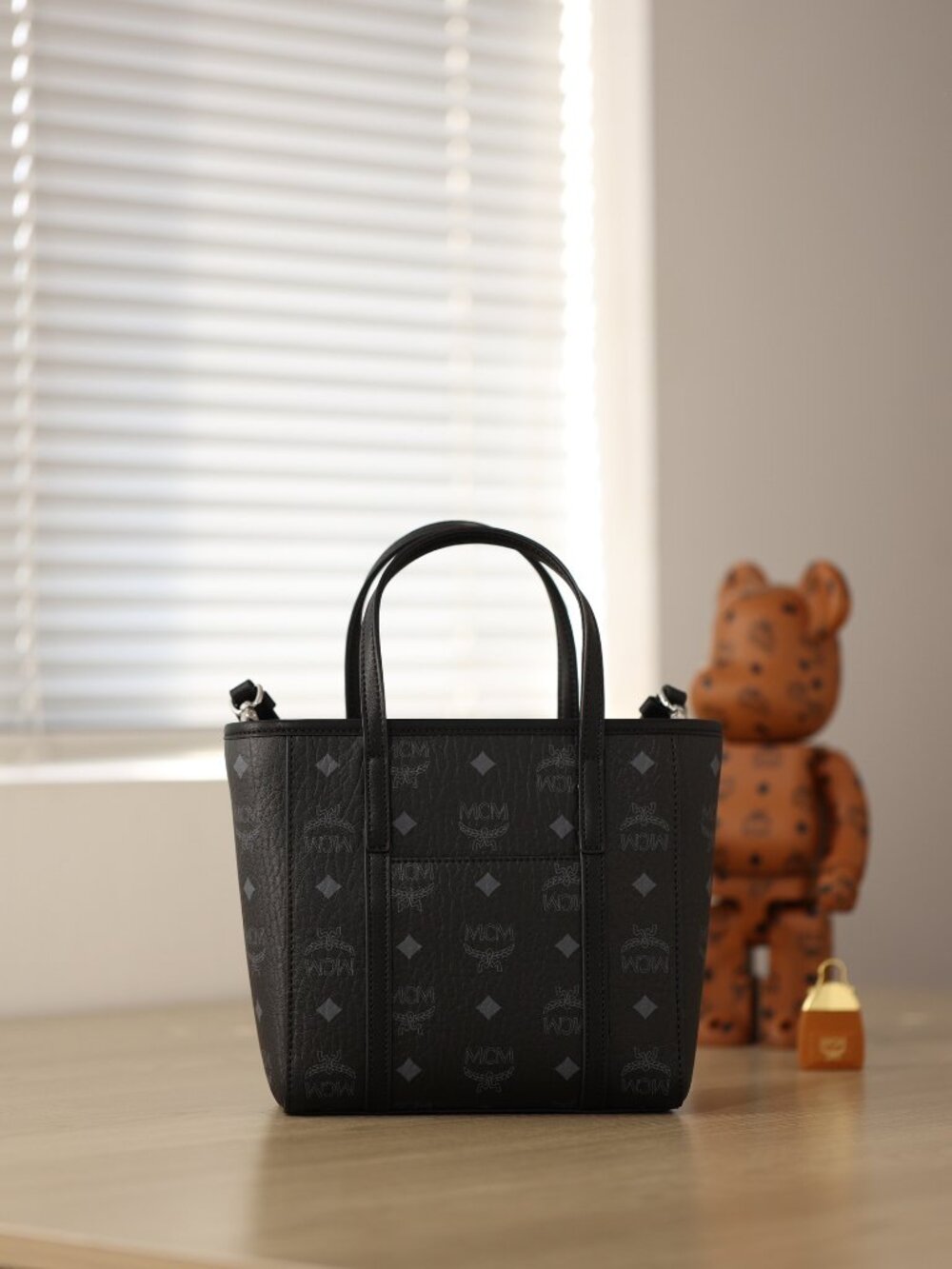 MCM Tote Bag - Picture 5 of 8